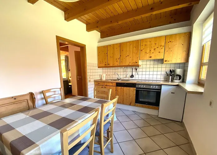 16 Hébergement de vacances *